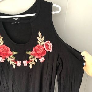 Women’s long sleeve cut shoulders